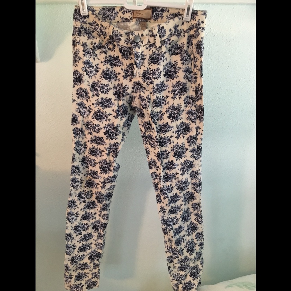 Lightly worn Paige floral jeans-size 26.